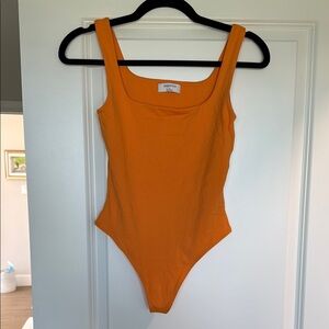 Aritzia Babaton Contour Squareneck Bodysuit